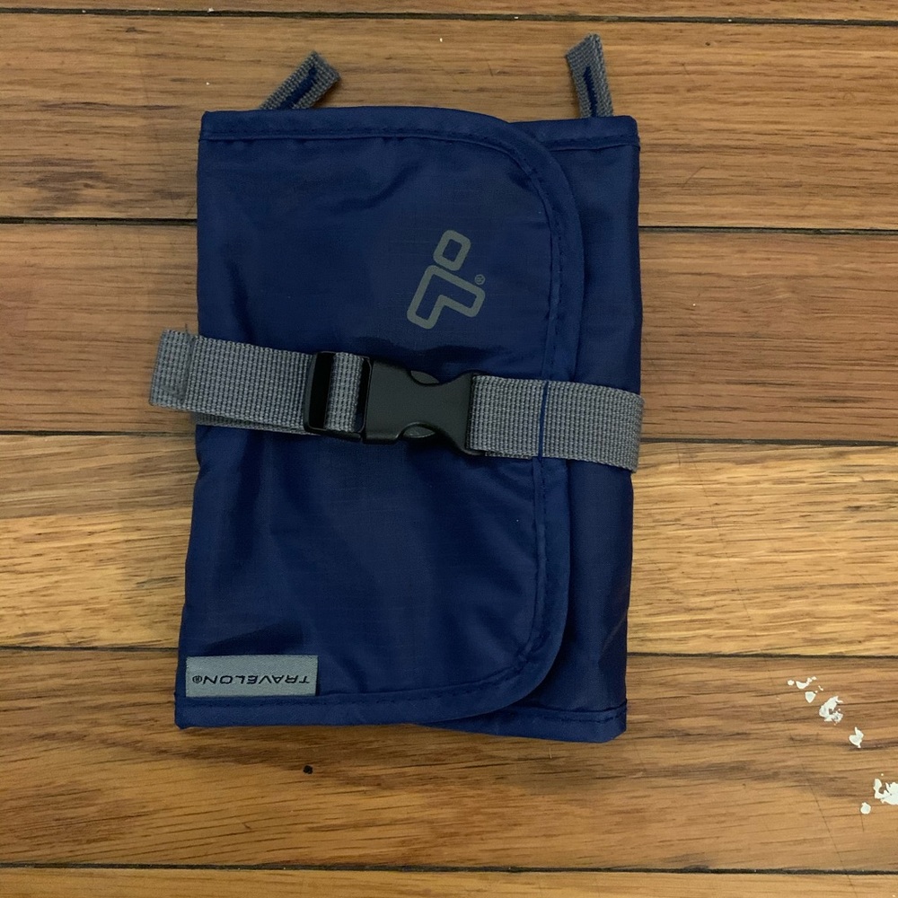 Travelon tech case